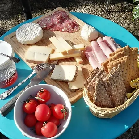Frühstückspension De Vaux Nans-sous-Sainte-Anne